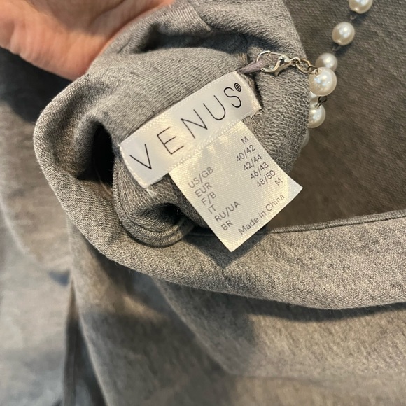 VENUS Pearl Open Back Gray Sweater Size Medium - Picture 5 of 5